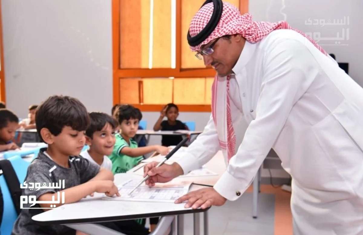8 حالات تؤدي إلى فصل المعلم فورًا دون مراجعة.. تعرّف عليها بالتفصيل من هنا
