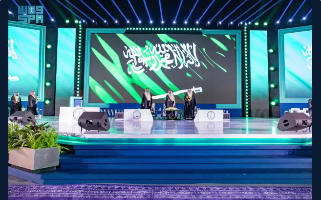 أمير المنطقة الشرقية يرعى حفل تخريج الدفعة 55 من جامعة الملك فهد للبترول والمعادن