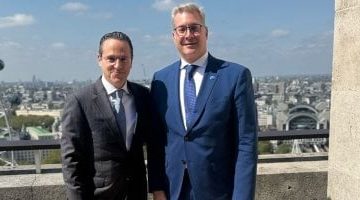 وزير البترول يبحث مع رئيس شل خطط الحفر والتنمية بمنطقة البحر المتوسط