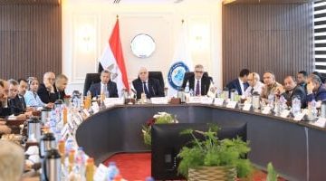 وزير التعليم العالي يوجه باستعداد الجامعات والمعاهد لامتحانات التيرم الثانى