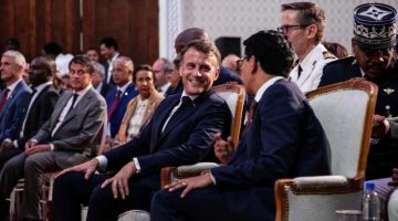 بوتين تحت النار مجددًا.. ماكرون: السلام لا يأتي مع القنابل