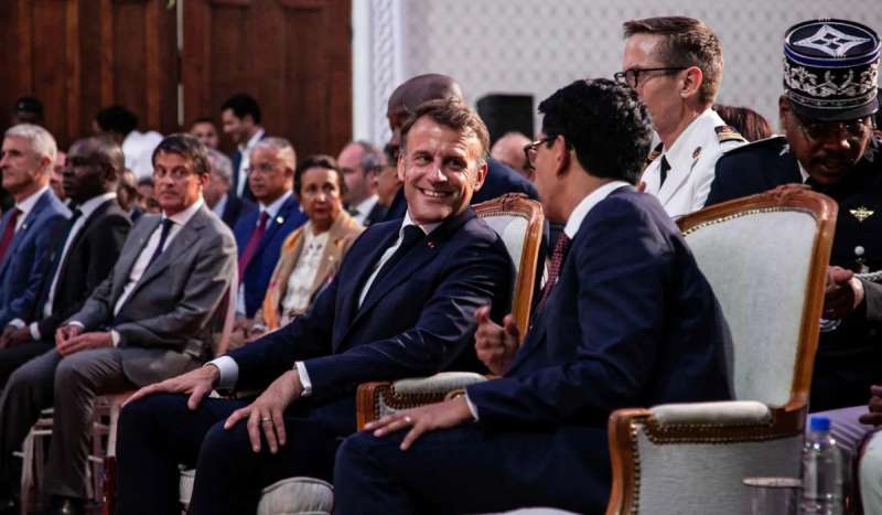 بوتين تحت النار مجددًا.. ماكرون: السلام لا يأتي مع القنابل