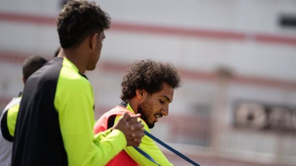 أحمد حمدى ومحمود جهاد يخوضان تدريبات بدنية خاصة على هامش مران الزمالك
