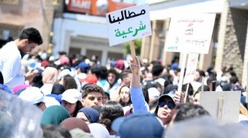 طلبة الطب والصيدلة يستعجلون تفاعل الحكومة مع مخرجات محضر التسوية