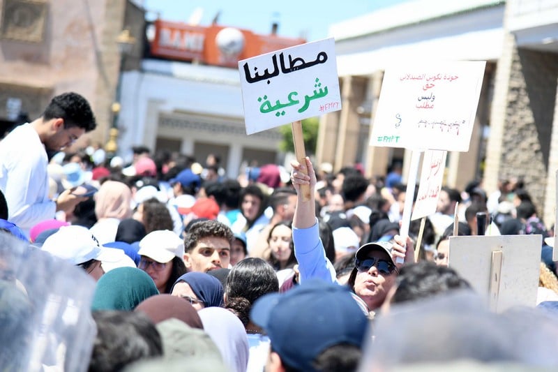 طلبة الطب والصيدلة يستعجلون تفاعل الحكومة مع مخرجات محضر التسوية