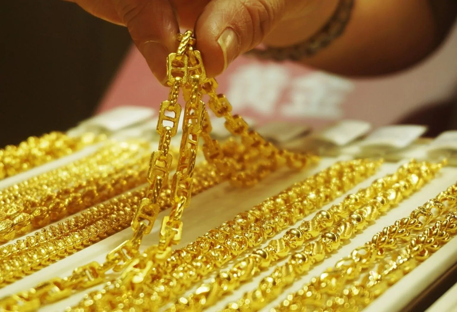 سعر الذهب في مصر اليوم السبت 26 أبريل 2025.. هل هو وقت الشراء؟