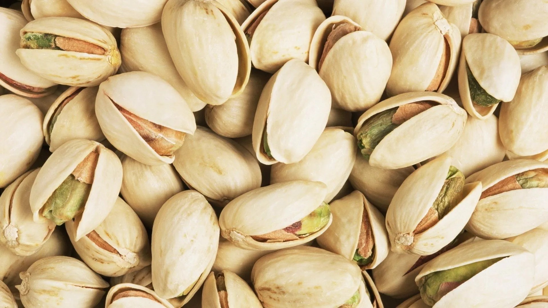 دينامو الطاقة.. لماذا يحتاج الرياضيون الفستق لأداء التمارين
