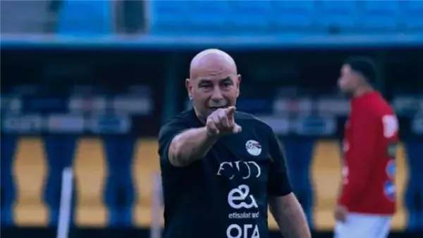 العميد حسام حسن يرحب باعتذار إمام عاشور