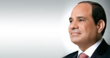 في لفتة إنسانية كريمة.. الرئيس السيسي يطمئن على أحد الأئمة الحضور بخطبة العيد ويوجه بعلاجه
