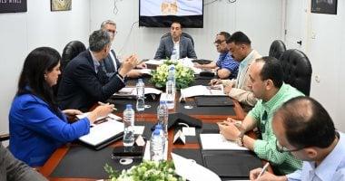 رئيس الوزراء يجتمع مع الرئيس التنفيذى لشركة “أنجلو جولد أشانتى”
