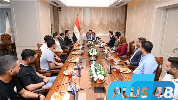 وزير الشباب يستقبل بعثة الرياضيين العائدين من ليبيا في العاصمة الإدارية