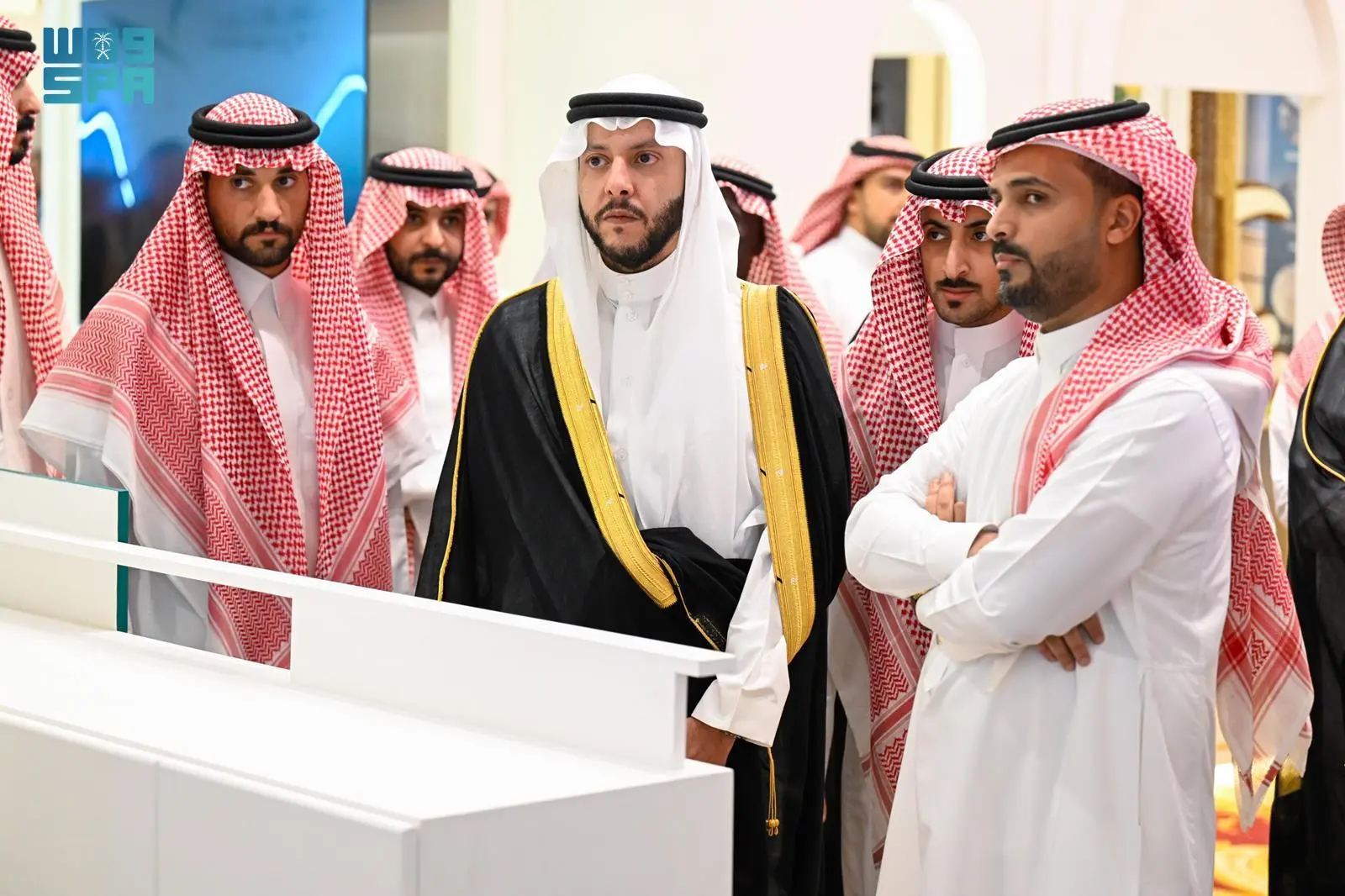 محافظ الطائف يدشن معرض العقار ودليل الفرص الاستثمارية
