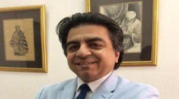 العين جامدة.. نجاة الدكتور جمال شعبان بعد انفجار إطار سيارته