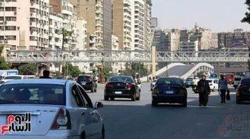 النشرة المرورية.. كثافات متوسطة للسيارات بمحاور القاهرة والجيزة