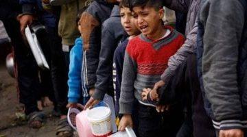 جيش الاحتلال يعلن إدخال 5 شاحنات تحمل مساعدات إنسانية إلى غزة
