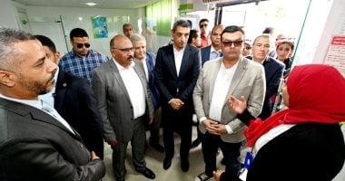 وزير الإسكان ومحافظ السويس يتفقدان محطتي رفع صرف صحى بحي السويس