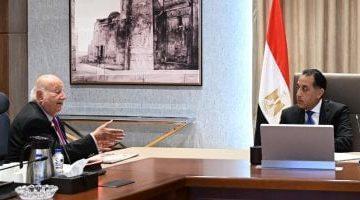 رئيس الوزراء يستعرض مقترحا حول الاستغلال الأمثل لمسار العائلة المقدسة