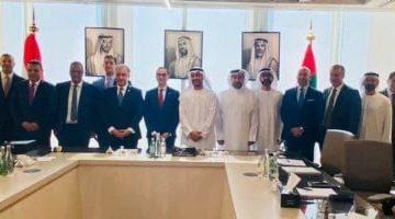 وزير الاستثمار يلتقى رئيس مجموعة أبوظبى للطيران لاستعراض مجالات التعاون