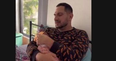 قضية أحمد فاتح تُشعل الجدل.. حقيقة أول رجل عربى يلد طفلة