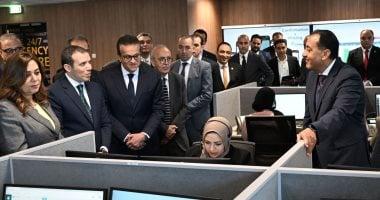رئيس الوزراء يستعرض تجربة حية لتلقى هيئة الإسعاف شكوى من أحد المواطنين