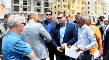وزير الإسكان يتفقد المحاور والطرق الرئيسية بالعاصمة الإدارية والقاهرة الجديدة