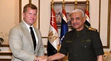 وزير الدفاع يلتقى عضو لجنة الخدمات المسلحة بمجلس الشيوخ الأمريكى