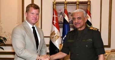 وزير الدفاع يلتقى عضو لجنة الخدمات المسلحة بمجلس الشيوخ الأمريكى