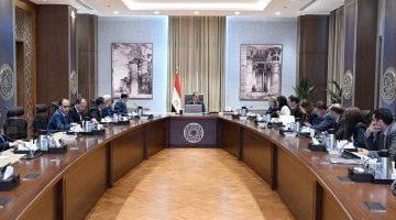 رئيس الوزراء يستعرض مجموعة مقترحات لخفض معدلات الدَين كنسبة من الناتج المحلى