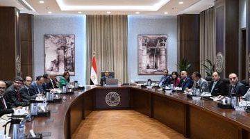 رئيس الوزراء يتابع جهود توطين صناعة الحرير فى مصر