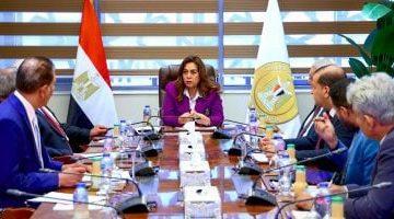 وزيرة التنمية المحلية تتابع ملفات الأحوزة العمرانية ومخططات المدن والقرى