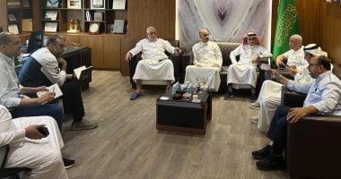 “السياحة” تجتمع مع شركات الطوافة لبحث الاستعدادات لتصعيد الحجاج المصريين