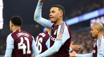 تنافس ليفربول وتشيلسي على لاعب موهوب من أستون فيلا
