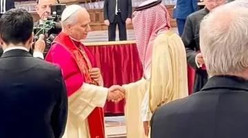 الوزير “الجبير” يشارك في مراسم تنصيب #بابا_الفاتيكان الجديد