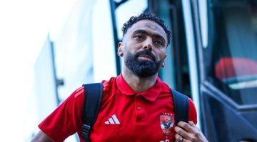 ليلة التتويج بالدوري| الشحات يحرص على مصافحة لاعبي فاركو.. فيديو