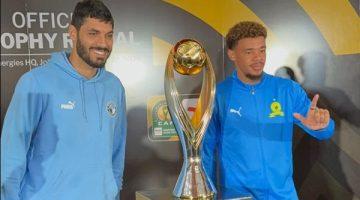بيراميدز وصن داونز.. علي جبر يلتقط صورة تذكارية مع الكأس الجديدة لدوري أبطال أفريقيا