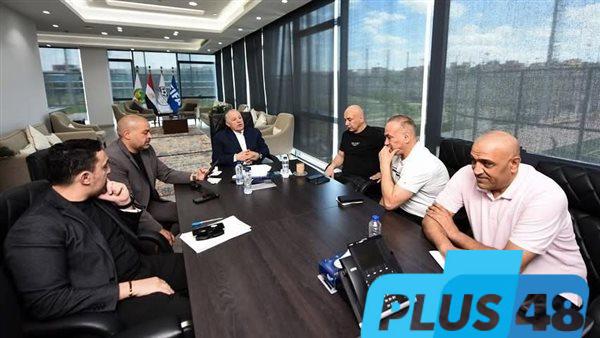 أبو ريدة ودياب يجتمعان مع الجهاز الفني للمنتخب لمراعاة ارتباطاته في المسابقات المحلية