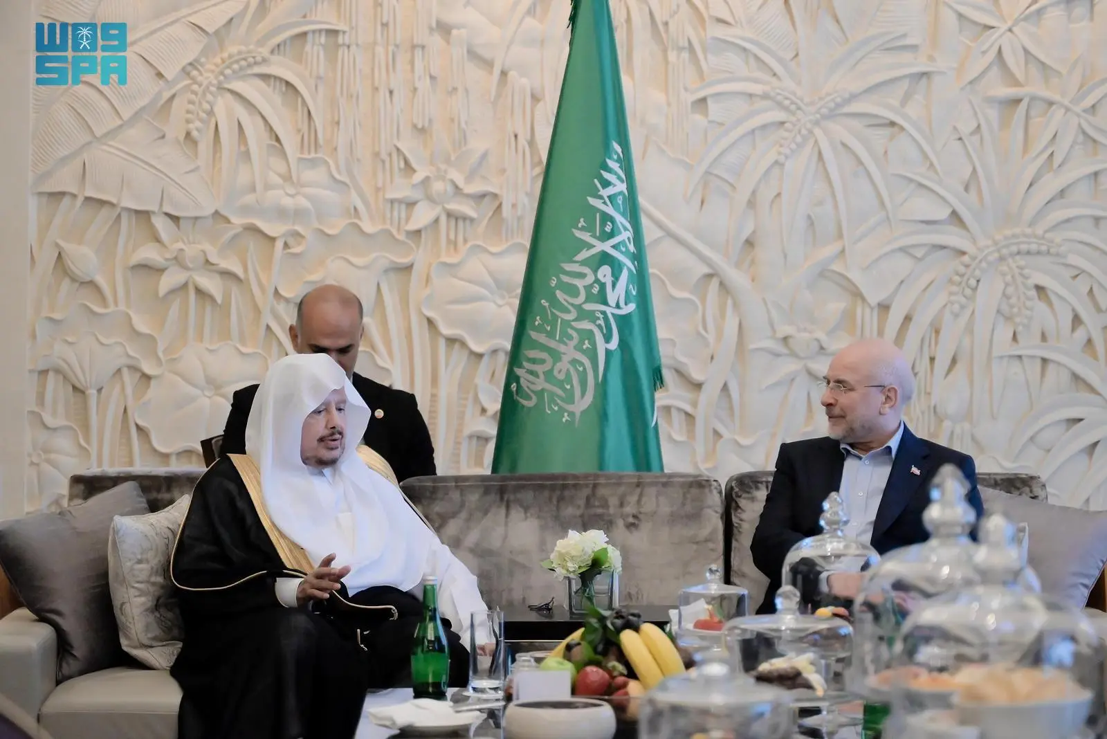 رئيس مجلس الشورى يستقبل نظيره الإيراني في #جاكرتا