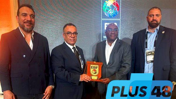 اتحاد السلة يكرم رئيس الاتحاد الإفريقي