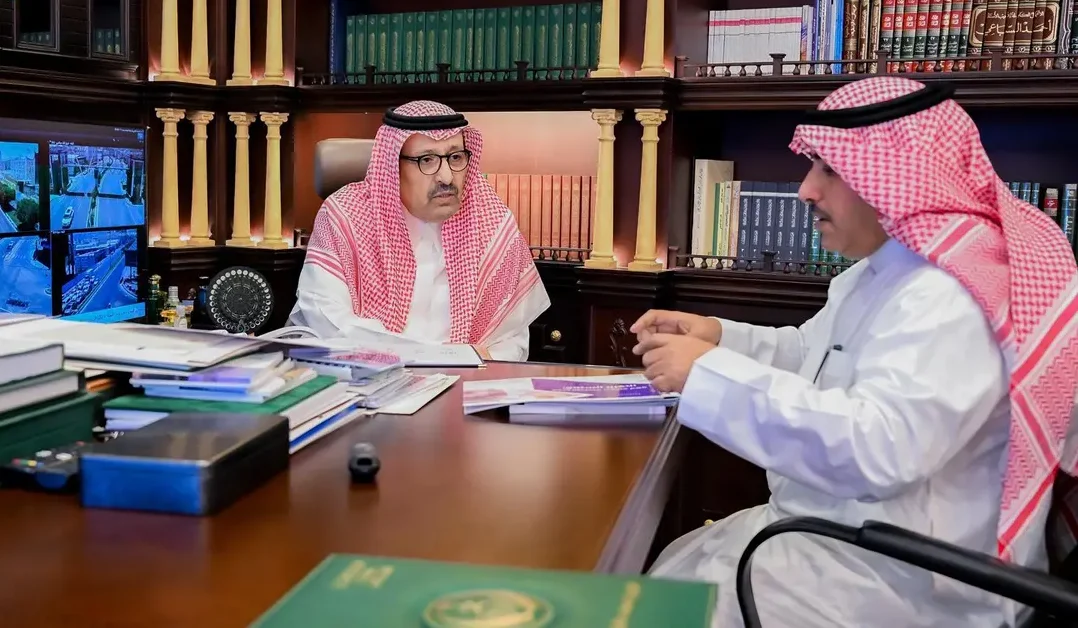 #أمير_الباحة يطّلع على سير العمل في #محافظة_قلوة