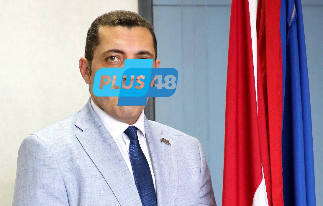 إسلام الخولي يطالب بتحقيق فوري في واقعة “مايكات غرف المحامين”: إما جريمة تنصت أو ادعاء كاذب