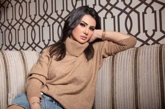 دينا فؤاد تدخل في نوبة بكاء على الهواء وتتحدث عن علاقتها بالمنتجين الراحلين
