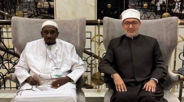 مفتي الجمهورية ورئيس مجمع الفقه الإسلامي الدولي يؤكدان من الدوحة أهمية إصدار «ميثاق شرف» لضبط العمل الإفتائي
