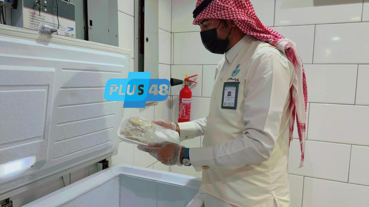 بلدية #بقيق تخالف (350) محلاً خلال (735) جولة رقابية على المنشآت الغذائية