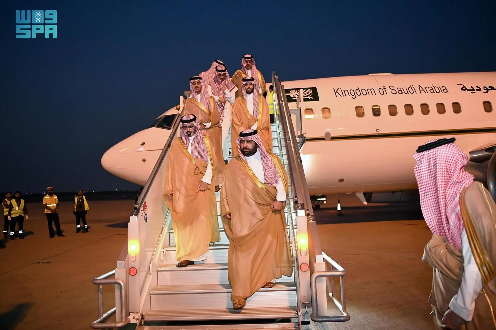 الأمير محمد بن عبدالعزيز يصل إلى جازان بعد تعيينه أميرًا للمنطقة
