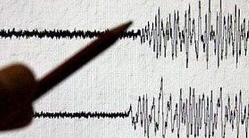 زلزال بقوة 5.7 درجة يدمر 140 منزلا فى جزيرة سومطرة الإندونيسية