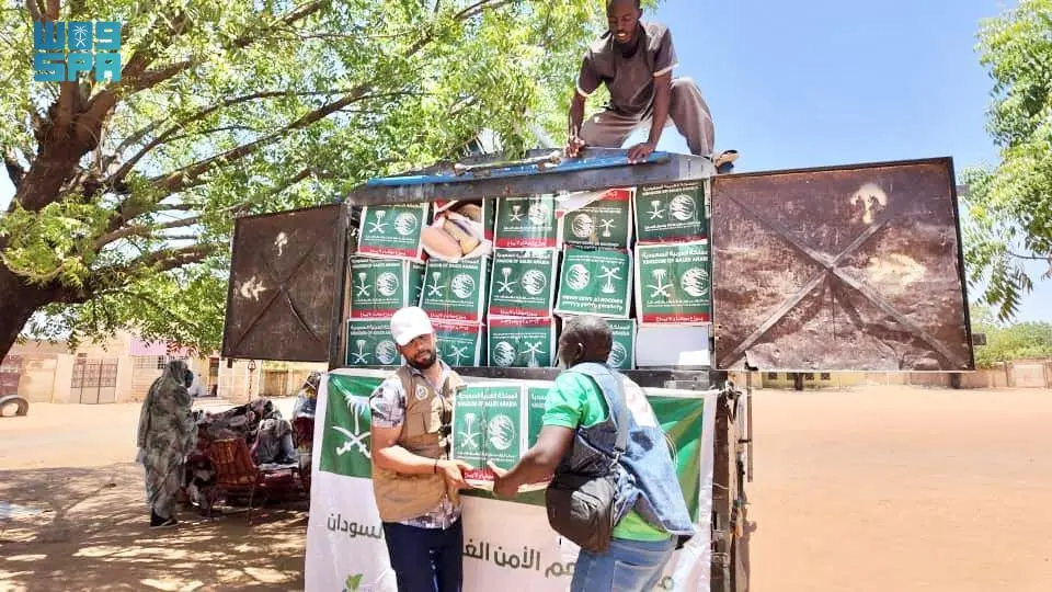 مركز الملك سلمان للإغاثة يدشّن توزيع 1.500 سلة غذائية في مدينة أم روابة بولاية شمال كردفان في #السودان