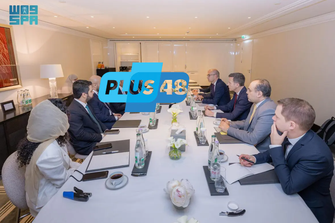 وزير الصناعة والثروة المعدنية يبحث مع شركات فرنسية الفرص الاستثمارية المشتركة في التعدين وصناعتي الطيران والأغذية
