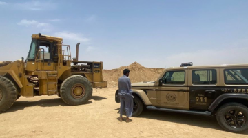 #عاجل | الأمن البيئي : ضبط مقيمًا مخالفًا لنظام البيئة لاستغلاله الرواسب في منطقة #المدينة_المنورة
