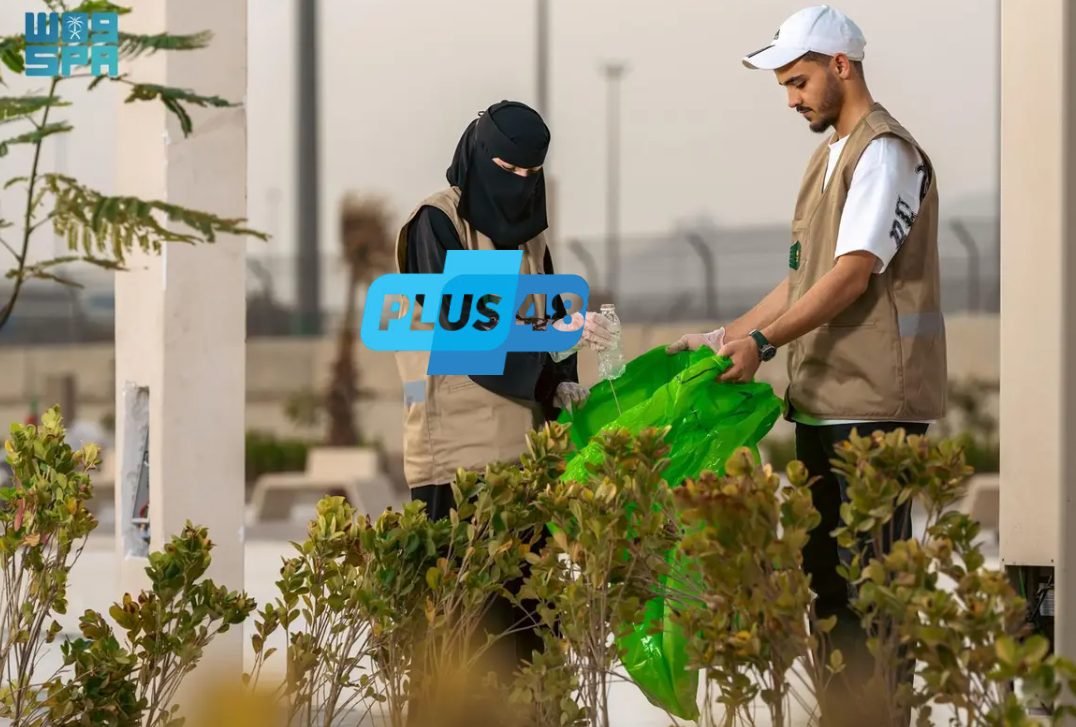 أكثر من 100 متطوع ومتطوعة يشاركون في مبادرة “وطهّر بيتي” لتنظيف وتجهيز مشعر مزدلفة استعدادًا لموسم حج 1446هـ