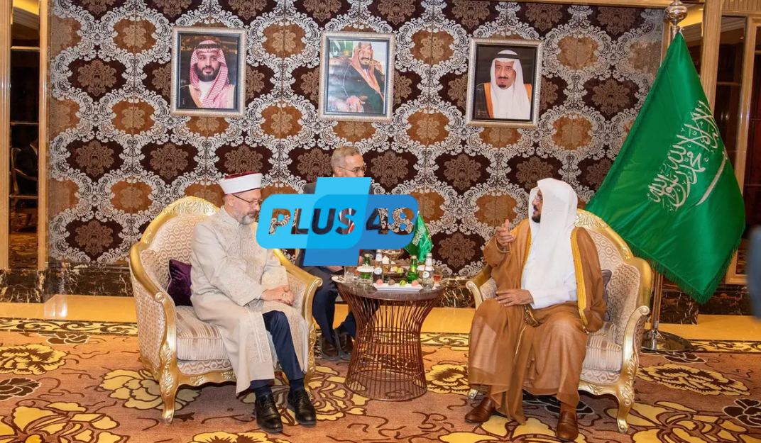 وزير الشؤون الإسلامية يلتقي رئيس الشؤون الدينية التركي